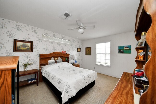 Building Photo - 17 Winged Foot Dr