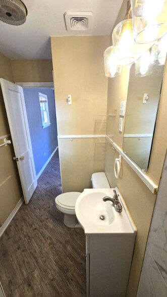 Building Photo - 1720 23rd St