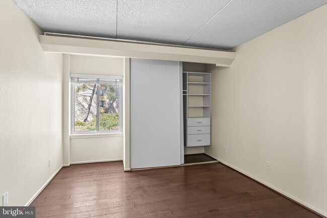 Building Photo - 60 S Van Dorn St