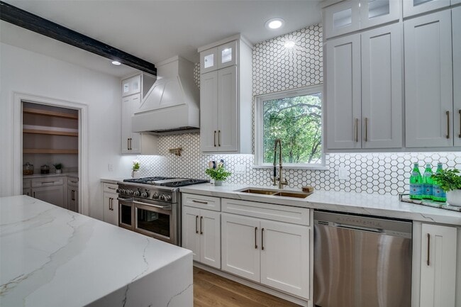 Building Photo - 200 Krohn Ct