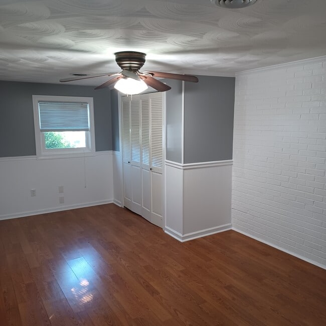 Building Photo - 955 McHenry Ave