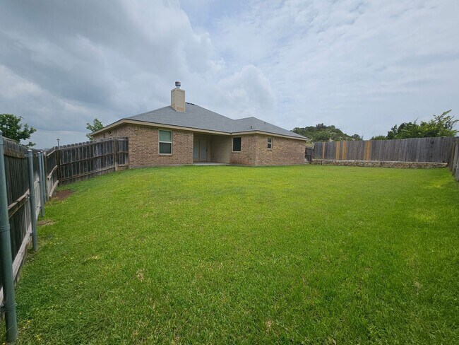 Building Photo - 6211 Newcastle Dr