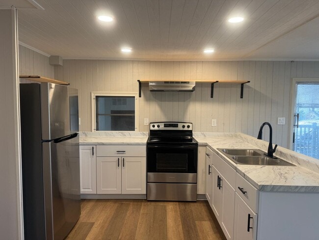 Building Photo - 1117 49th Ave Terrace W