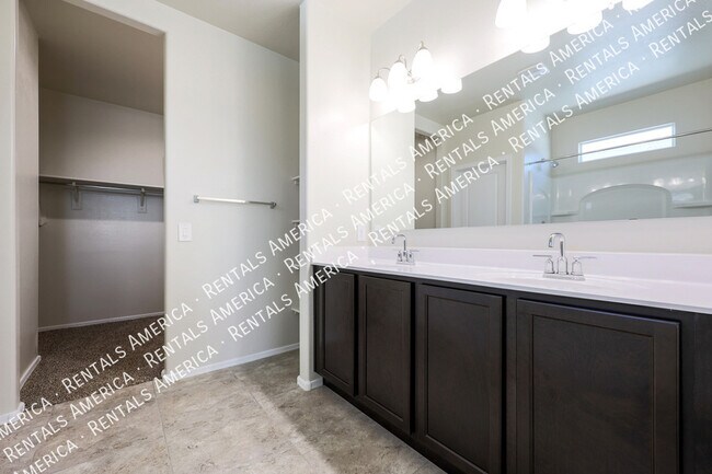 Building Photo - 18436 W Artemisa Ave