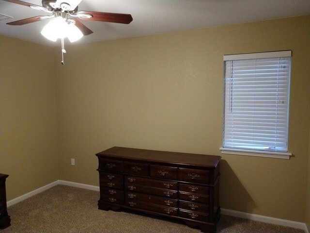 Building Photo - Large 3 Bed/ 2 Bath Townhome on West Side!