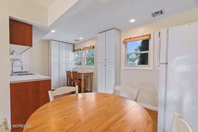 Building Photo - 477 Glenwood Ave