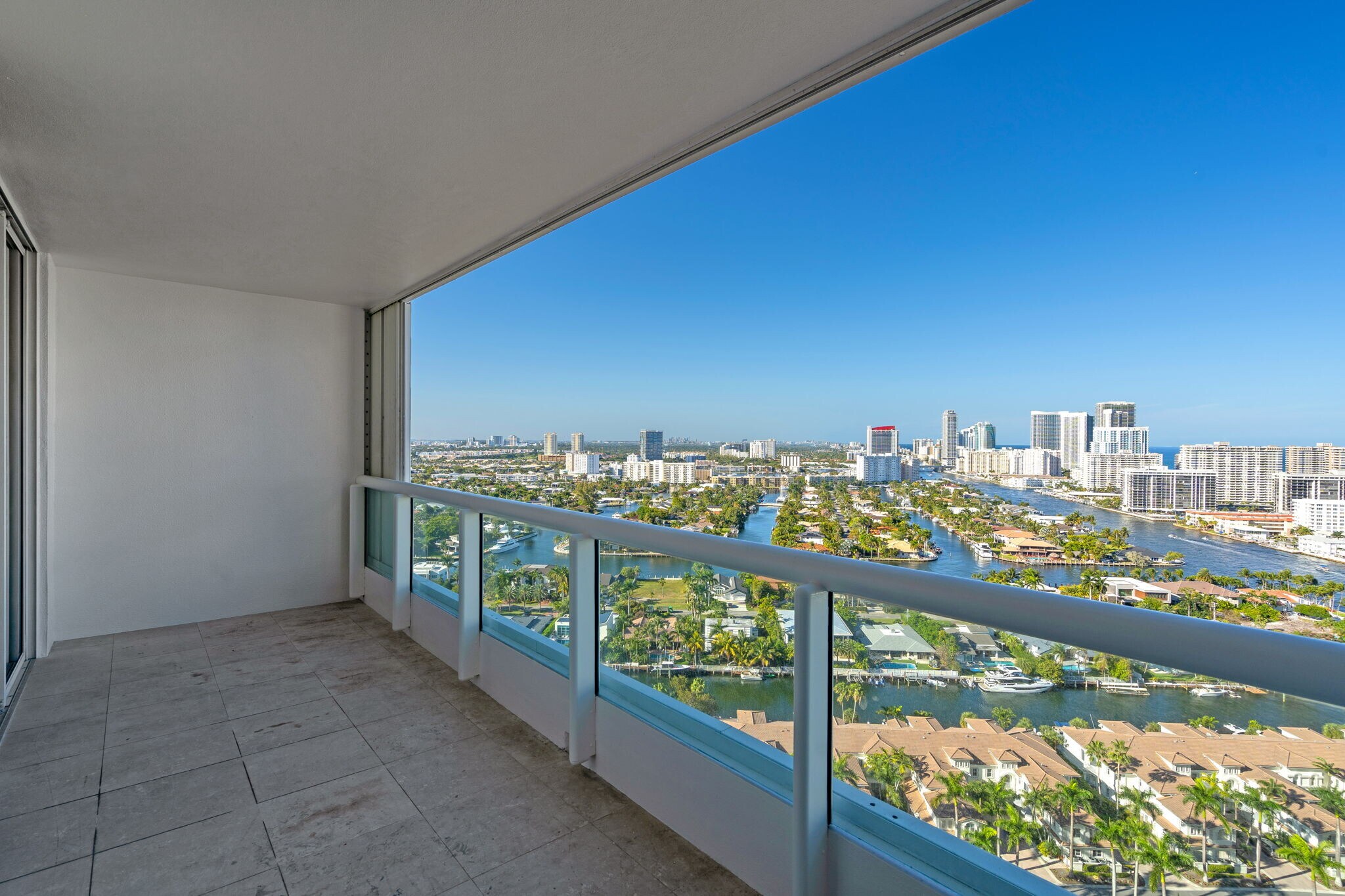 Building Photo - 21205 Yacht Club Dr
