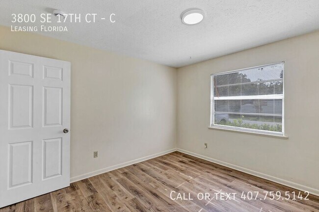 Building Photo - 3800 SE 17th Ct