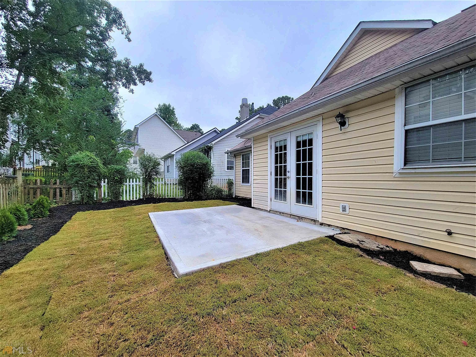 Building Photo - 512 N Fairfield Dr