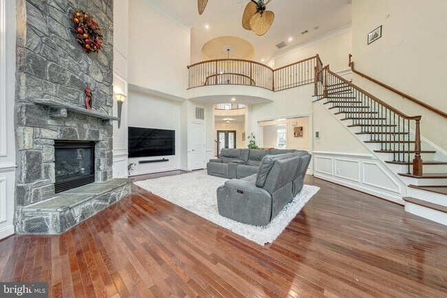 Building Photo - 18852 Ridgeback Ct