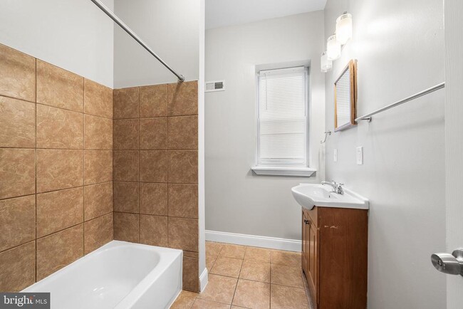 Building Photo - 1240 S 56th St