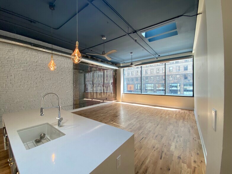 Building Photo - 326 N Michigan Ave