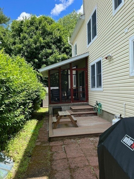 Building Photo - 11 Garrison Rd