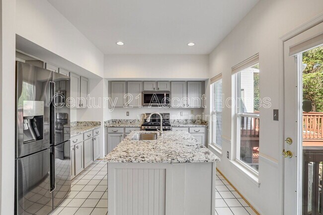 Building Photo - 21217 Millwood Square