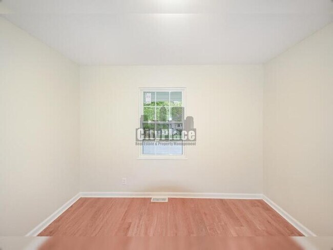 Building Photo - 3202 Macarthur Ln