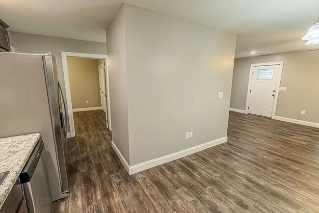 Building Photo - Eastern Eight- Bristol, VA- SFH