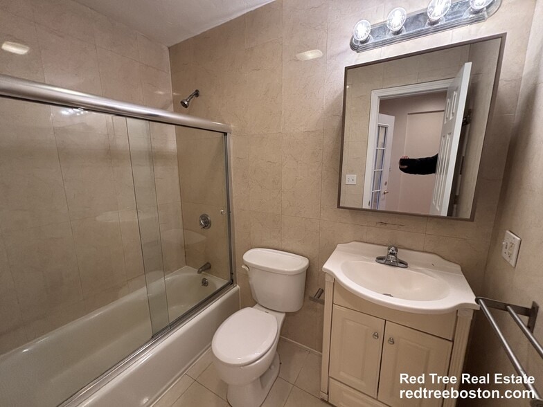 Building Photo - 191 Winthrop Rd