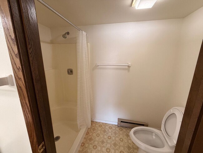 Building Photo - 2 Bed/ 2 Bath Condo