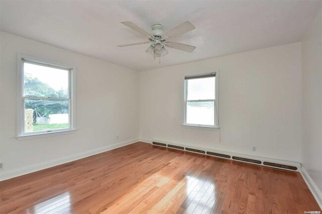 Building Photo - 16 Lindbergh Ave
