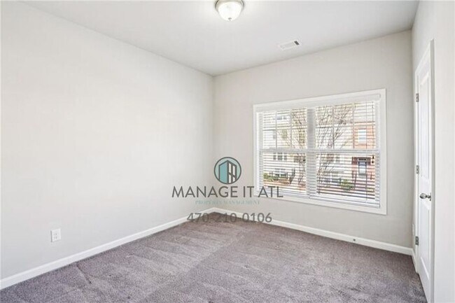 Building Photo - Move-in-ready 3 bedroom townhome in Duluth