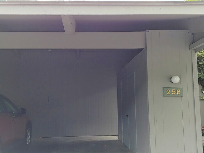 Building Photo - 6352 137th Pl NE