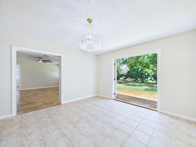 Building Photo - 1523 Breese St NE