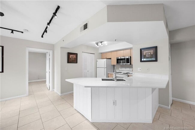 Building Photo - 3674 NW Adriatic Ln