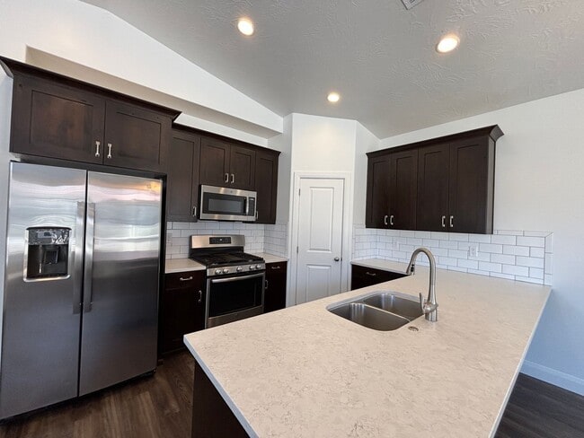 Building Photo - Private Comfort for All: 3-Bedroom All En-Suite Home