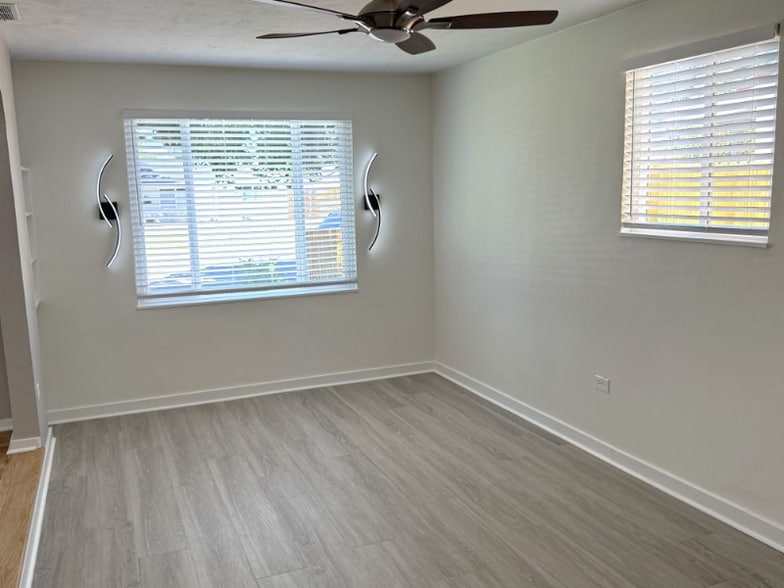 Building Photo - 1920 Willow St