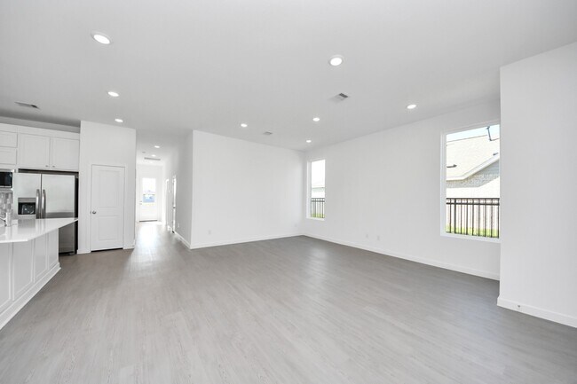 Building Photo - 27111 Blue Pool Dr