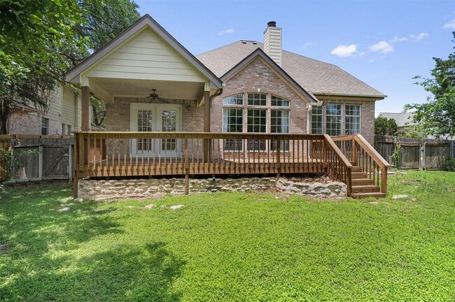 Building Photo - 100 Parque Cir