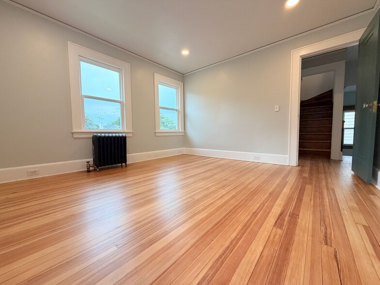 Building Photo - 160 Clairmont Terrace