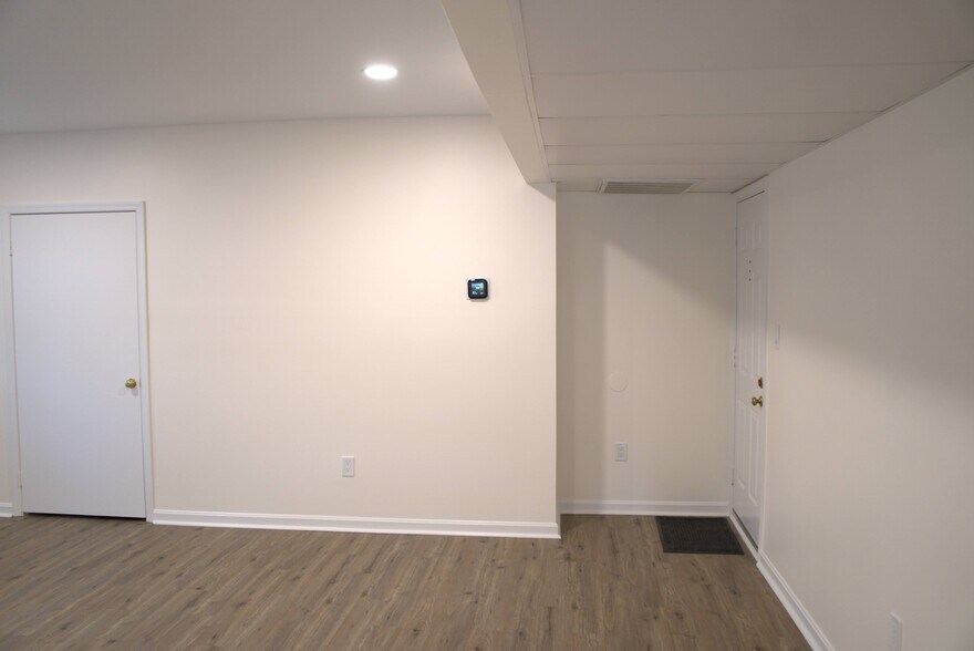 Building Photo - 1728 N Rhodes St