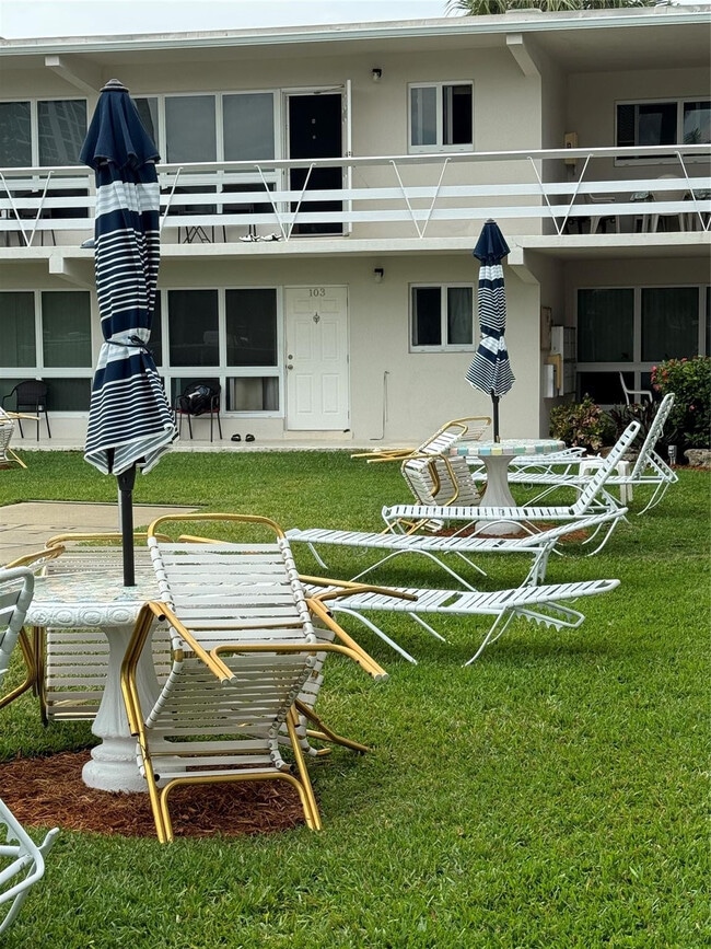 Building Photo - 3205 SE 7th St