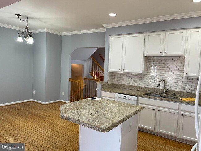 Building Photo - 11749 Batley Pl