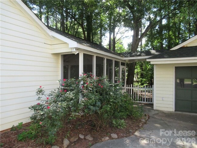 Building Photo - 11718 Fernhurst Ln