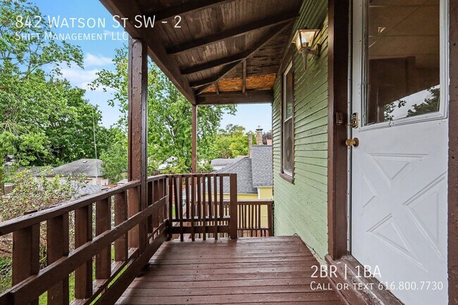Building Photo - 842 Watson St SW
