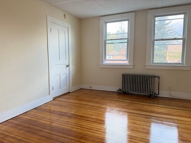 Building Photo - 39 Annawan St