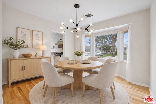 Building Photo - 8348 Reading Ave