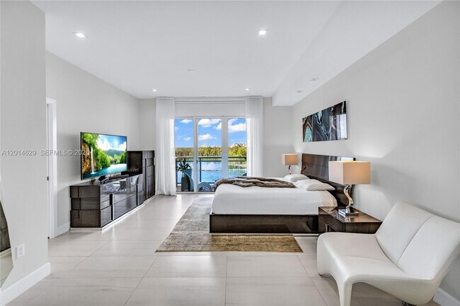 Building Photo - 6100 N Ocean Dr