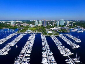 Building Photo - 2843 S Bayshore Dr