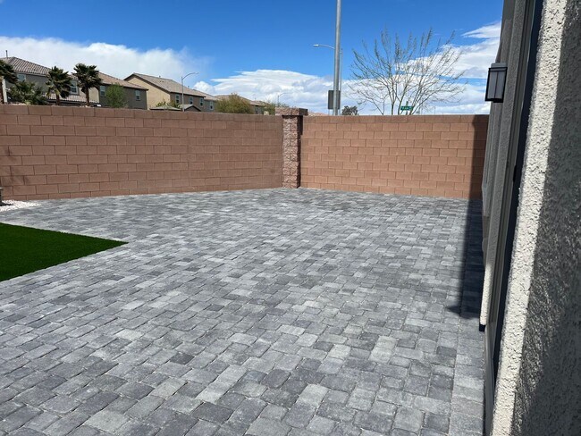 Building Photo - Beautiful 4-Bedroom Home in Desirable Highlands Ranch