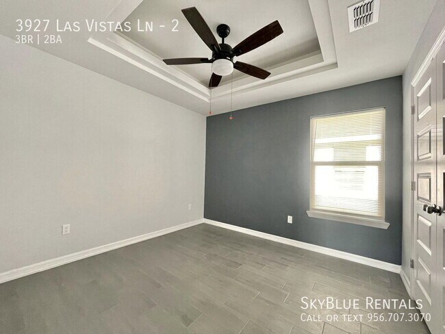 Building Photo - 3927 Las Vistas Ln