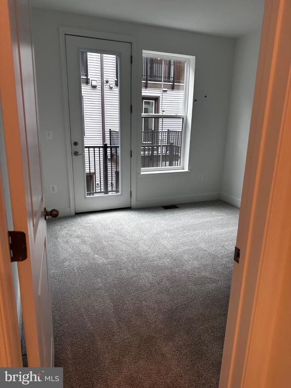 Building Photo - 2504 W Peninsula Dr