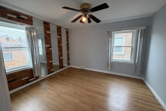 Building Photo - 8201 S Homan Ave