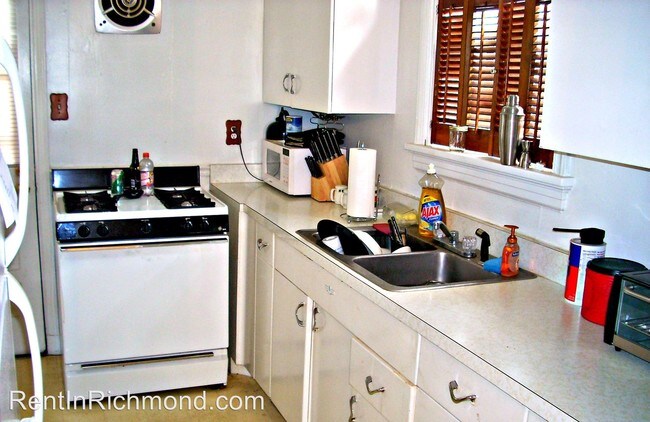 Building Photo - 3506 Floyd Ave