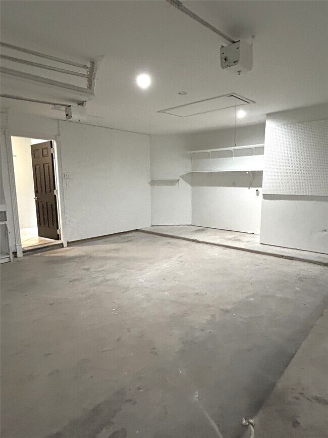 Building Photo - 2715 Spring Canyon Ct