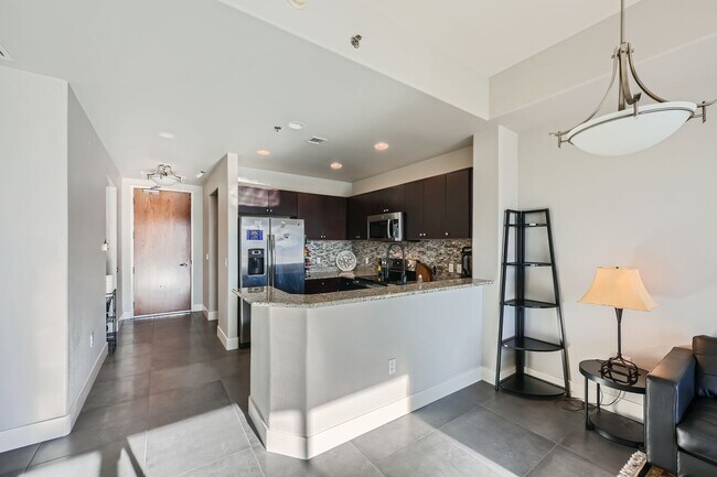 Building Photo - MOVE IN SPECIAL! $500.00 OFF 1ST MONTHS RE...