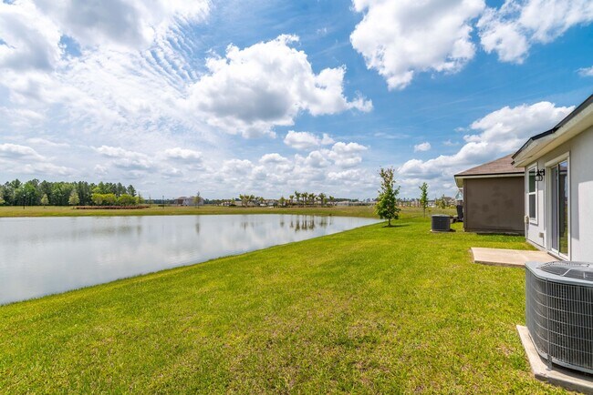 Building Photo - Almost new 3 bed 2 bath home