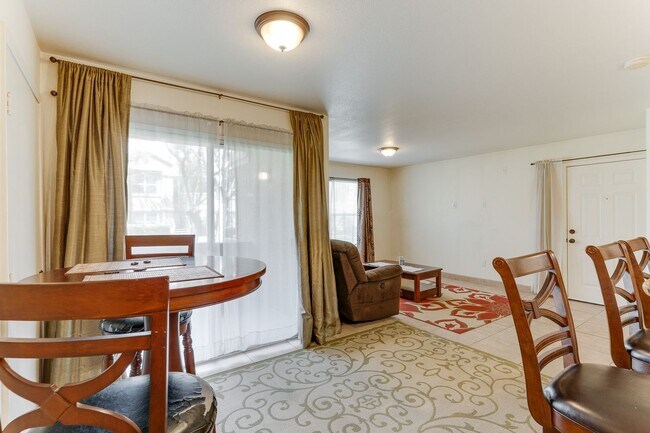 Building Photo - Bright First-Floor 2-Bedroom Condo with Private Patio in Silverado Ranch!